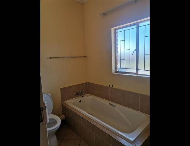 2 BEDROOM APARTMENT FOR SALE IN RIVERSIDE VIEW EXT 30